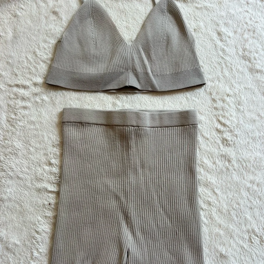 Gray / Cream Ribbed Knit Set - Picture 2 of 4